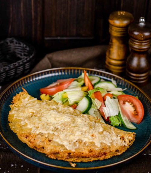 Испанский картофельный омлет с ветчиной, помидорами и шампиньонами доставка ресторан лабиринт в Орле банкеты